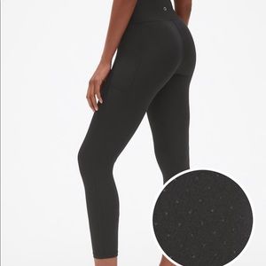 GapFit High Rise Perforated Pocket 7/8 Leggings